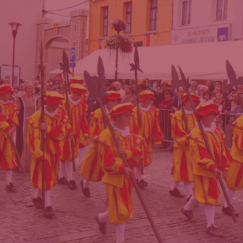 Le grand cortège et la remise de l’épée